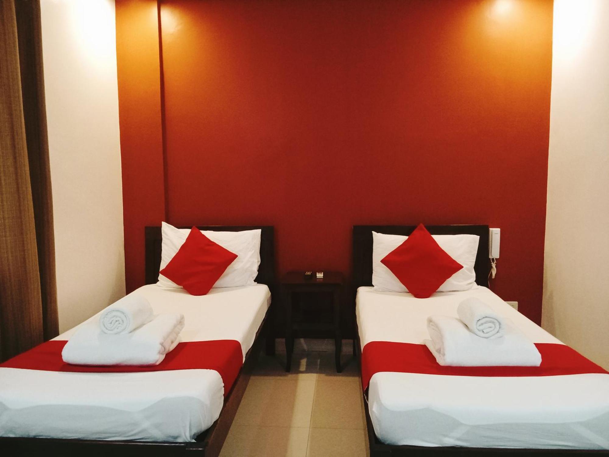 Royale Parc Hotel Puerto Princesa Palawan Ngoại thất bức ảnh